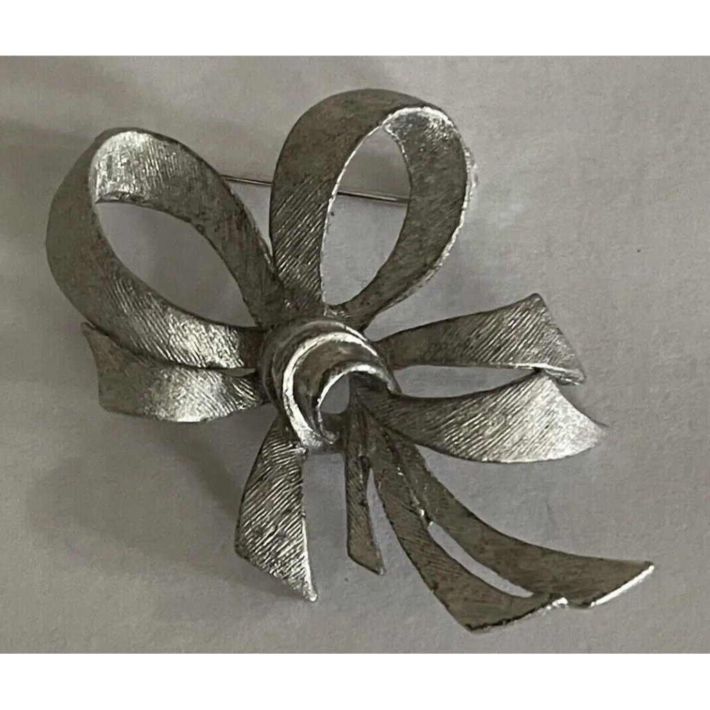 Vintage Brooch Hobe Signed Brushed Silver Tone Bow Knotted Pin Textured 36$